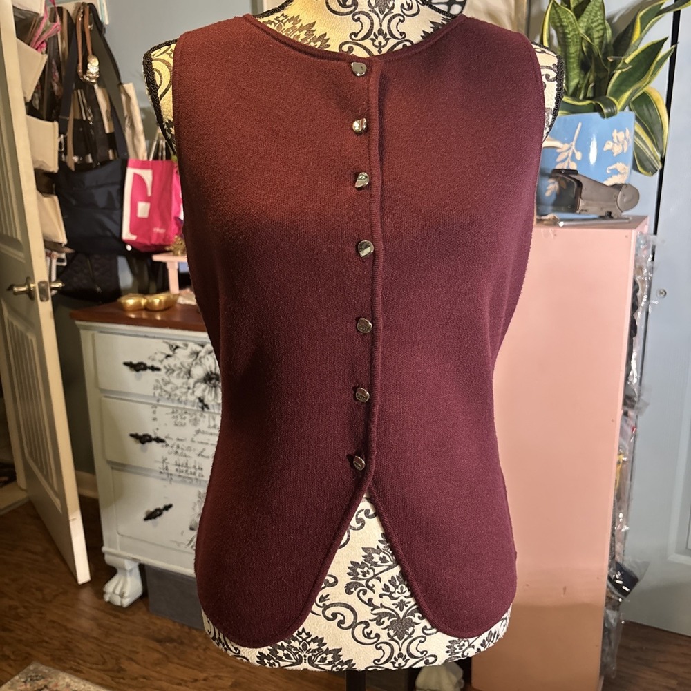 Song Of Style Sweater Vest By‎ Aimee Song Sz Medium. Burgundy